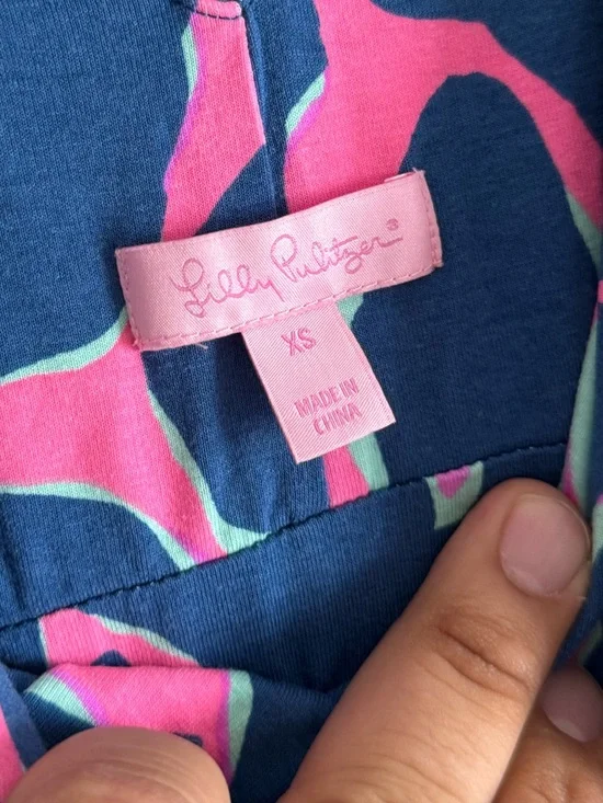 Lilly Pulitzer Sloan jumpsuit features a vibrant giraffe print - Picture 5 of 5